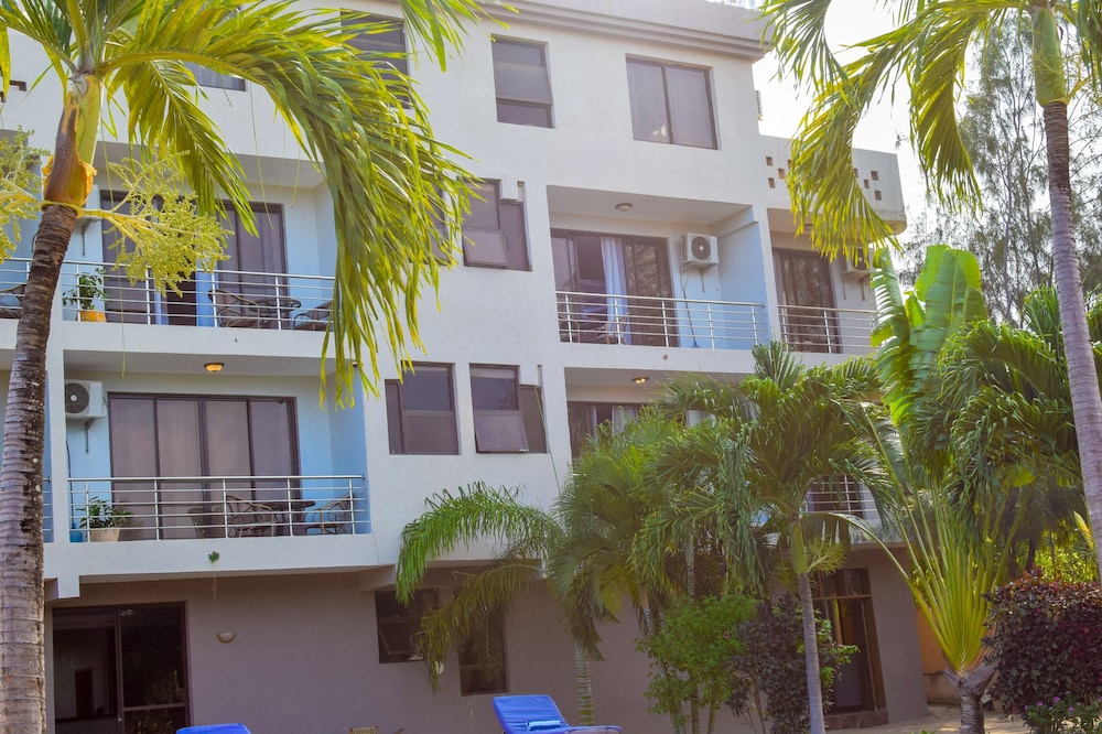 Retro Boutique Hotel Limited 36/42