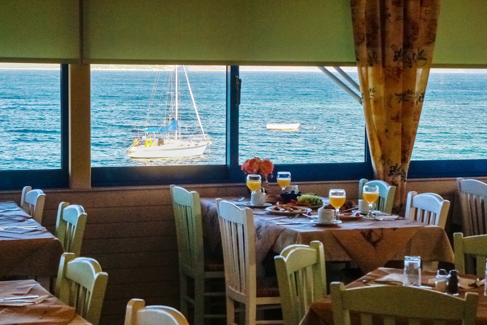 Venus Beach Hotel 38/64
