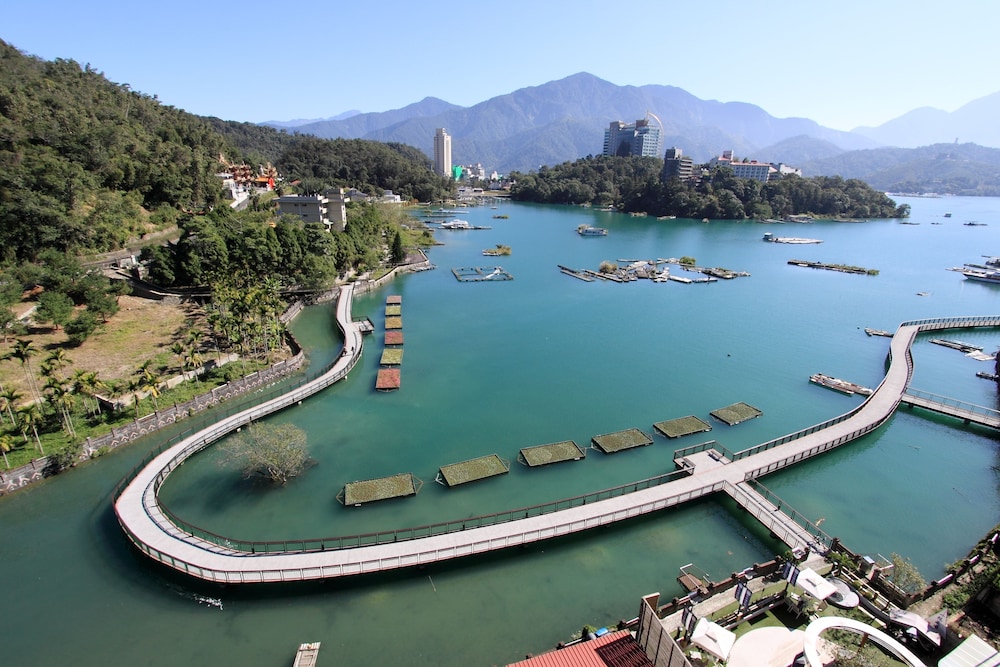 Sun Moon Lake Hotel 70/74