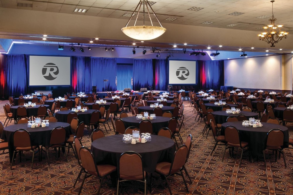 Bismarck Hotel and Conference Center 34/50