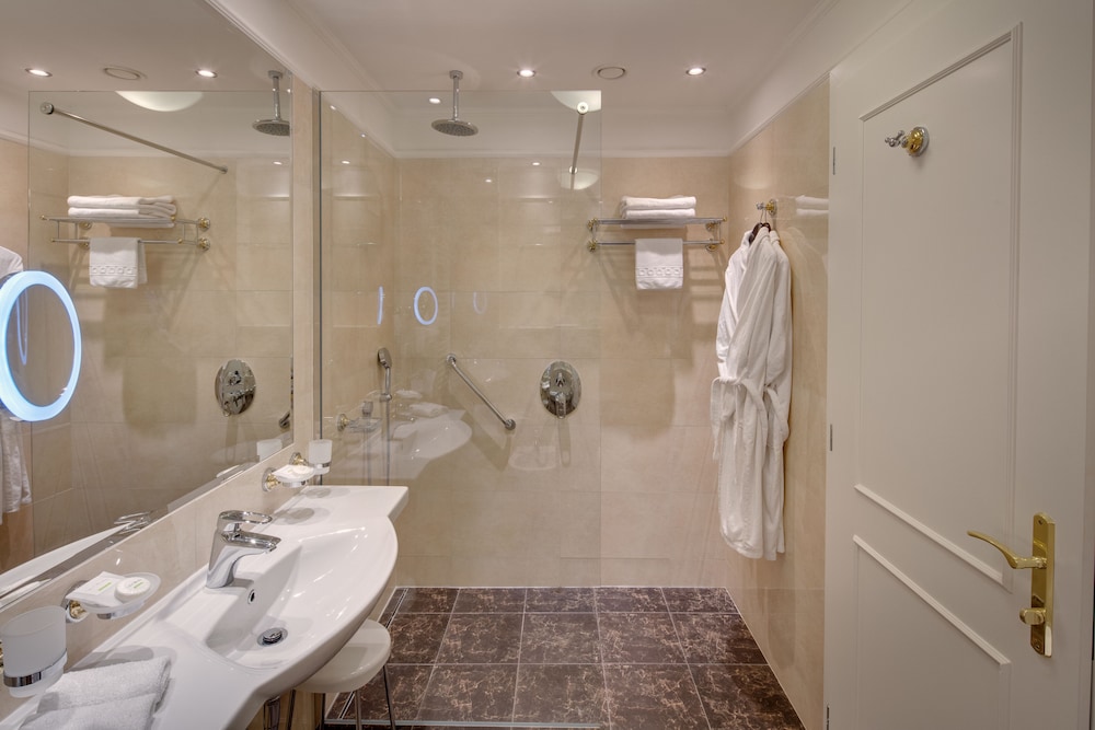 Nove Lazne Ensana Health Spa Hotel 45/47