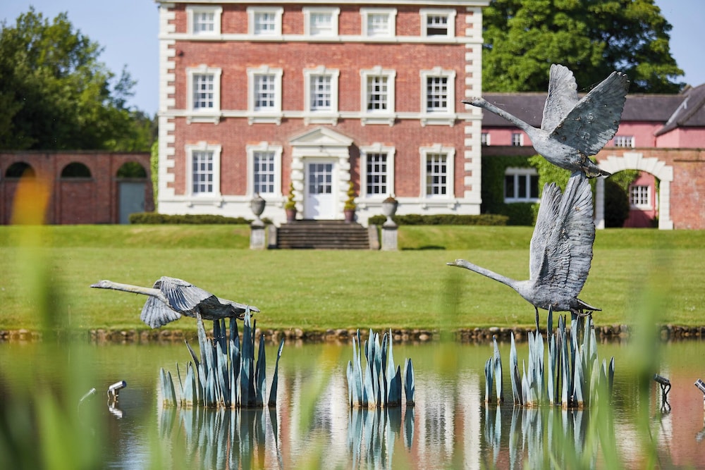 The Old Coach House 24/34