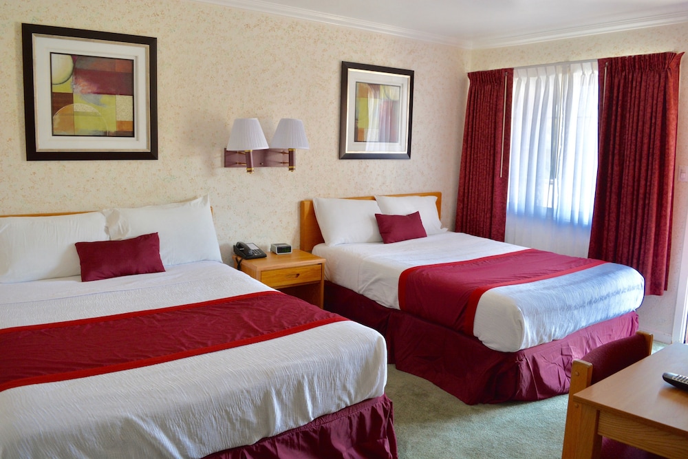 Travelers Inn 13/41
