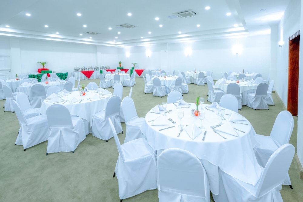 Coral Costa Caribe Beach Resort - All Inclusive 90/101