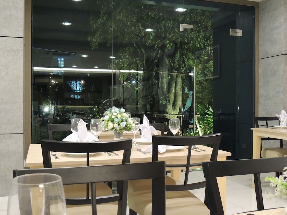 The U-Time Hotel 34/43