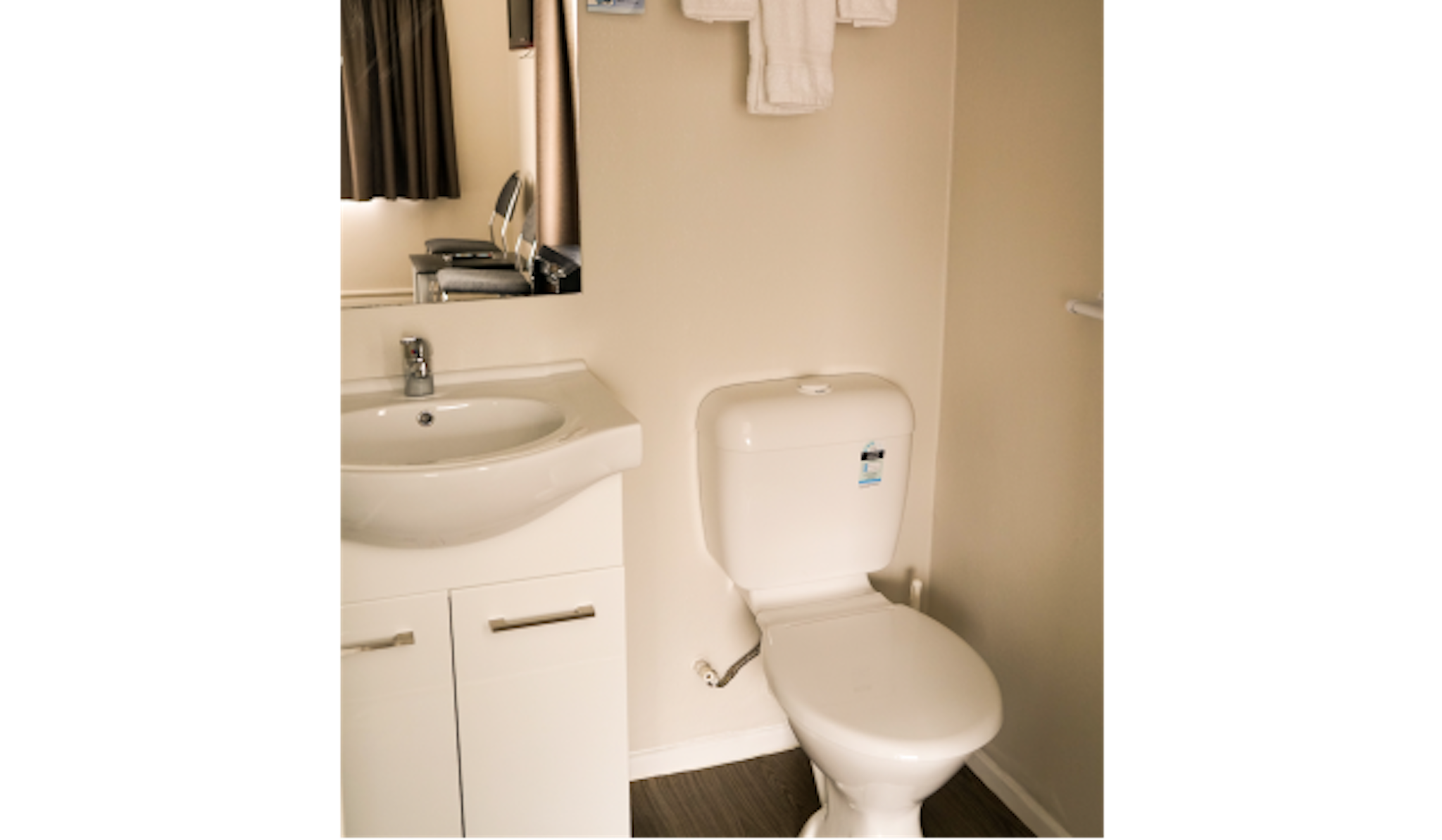 Alpers Lodge &amp; Conference Centre 14/18