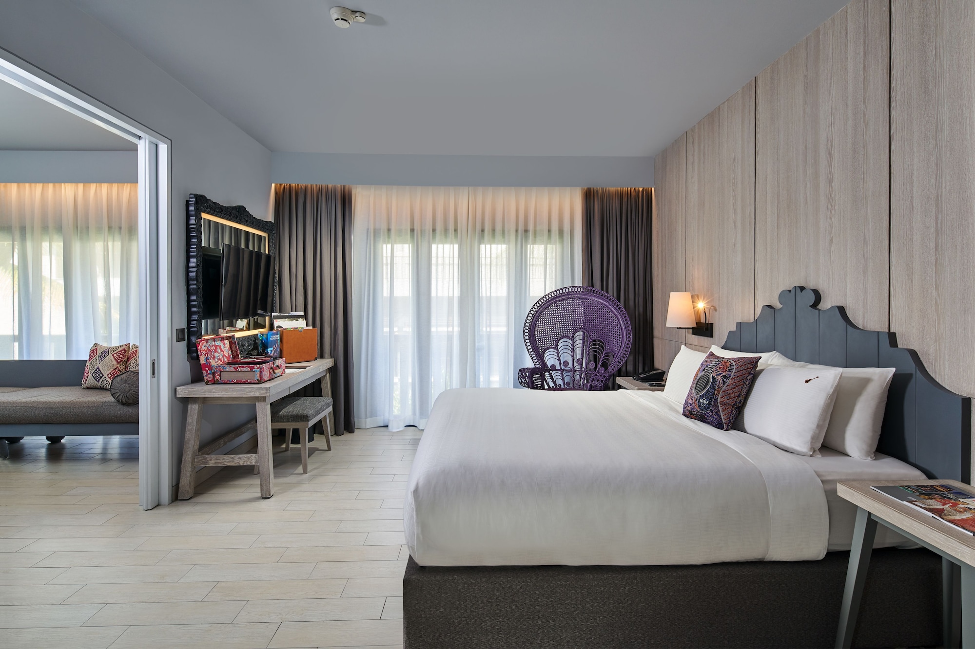 Gold, Suite, King Bed