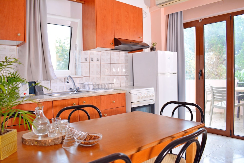 Melinas House 43/45