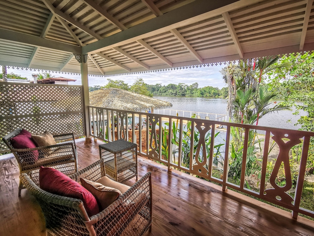Tortuga Lodge and Gardens 27/48