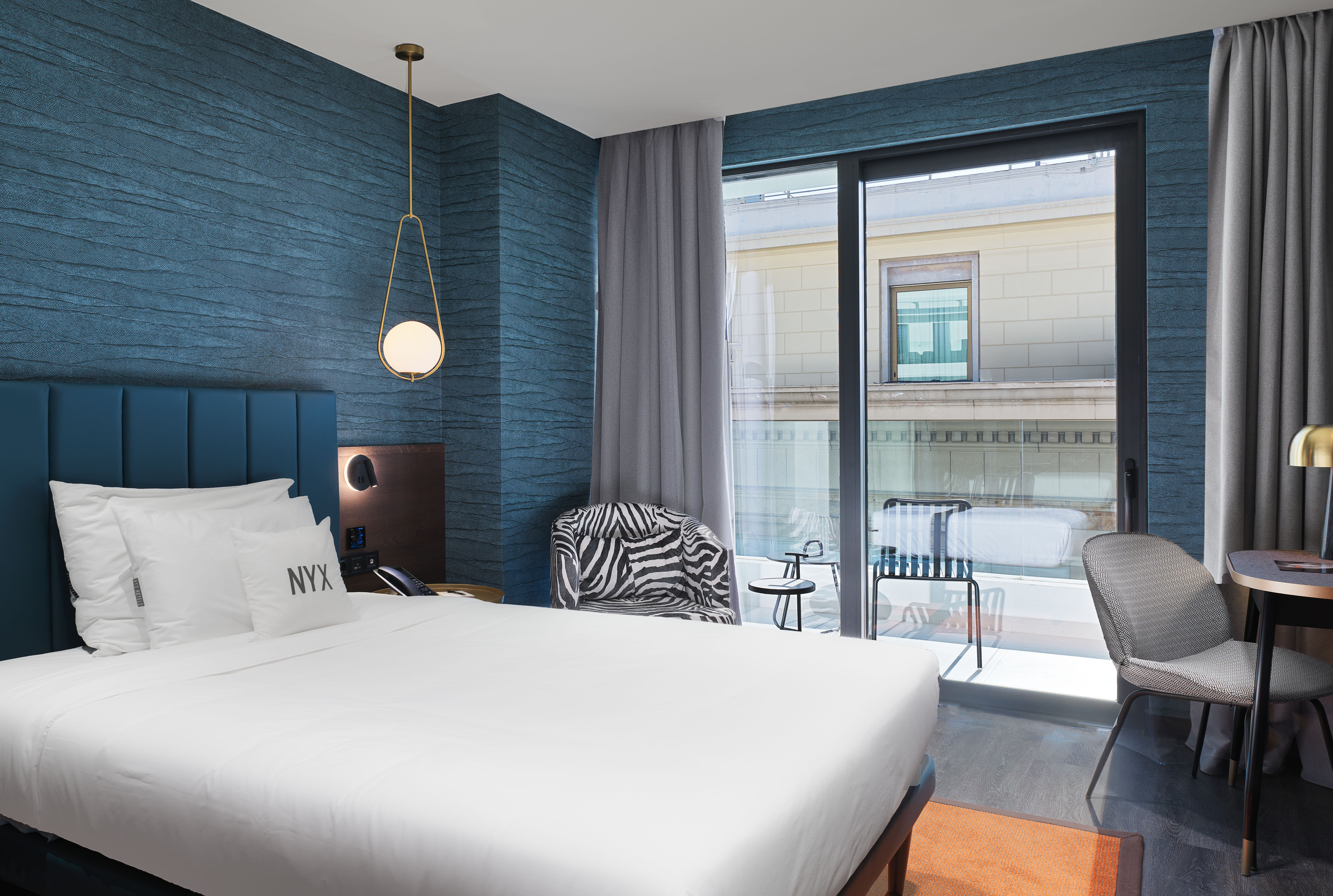 Heaven Acropolis Suite with Lounge Access