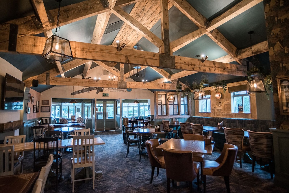 Cat and Lion Country Pub and Hotel 32/51
