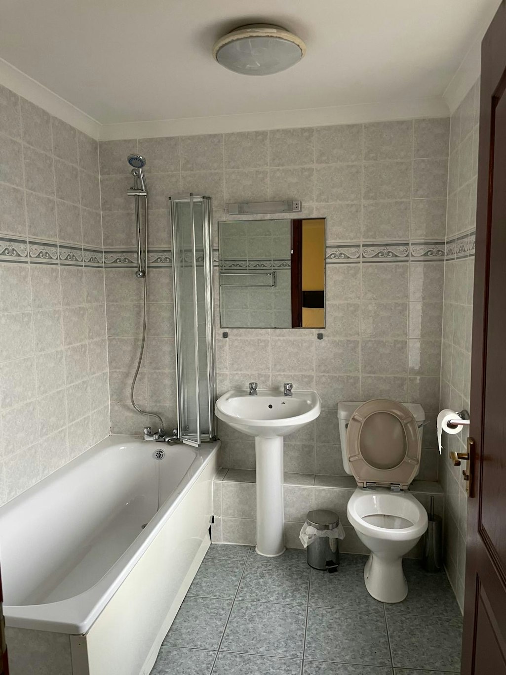OYO Lochway Hotel 33/38