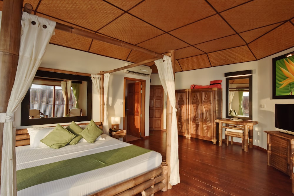 Safari Island Resort 11/58