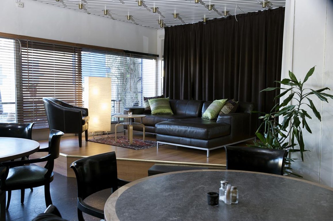 Apple Hotel 35/44