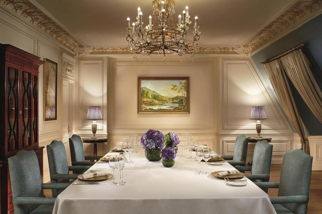 1 Bedroom, Presidential, the Ritz, Suite, King Bed, Garden View, Club Lounge Access