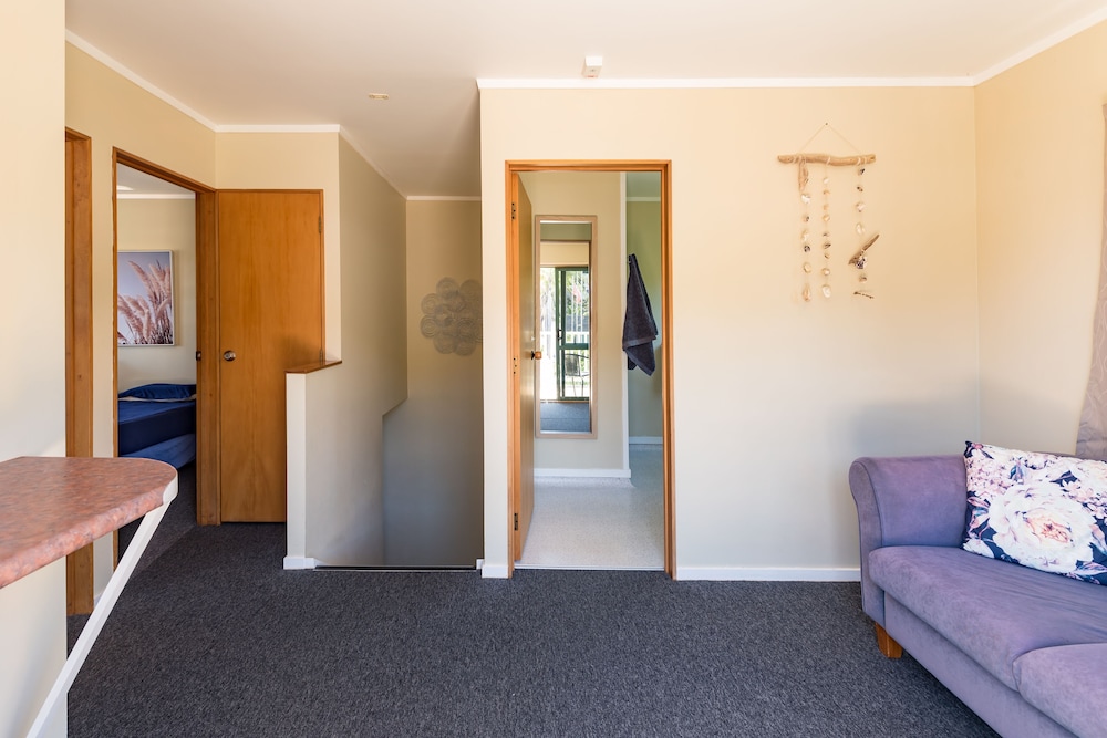Bay of Islands Lodge 32/45