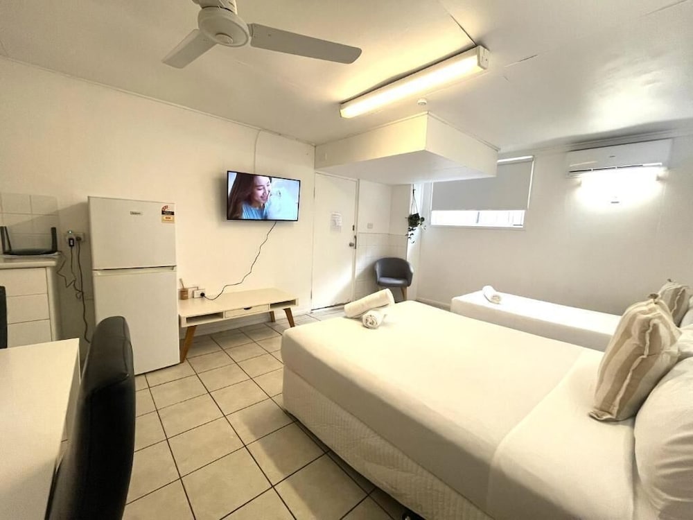 Camden Motor Inn 31/57