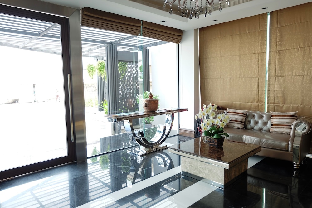 Methavalai Residence 41/67