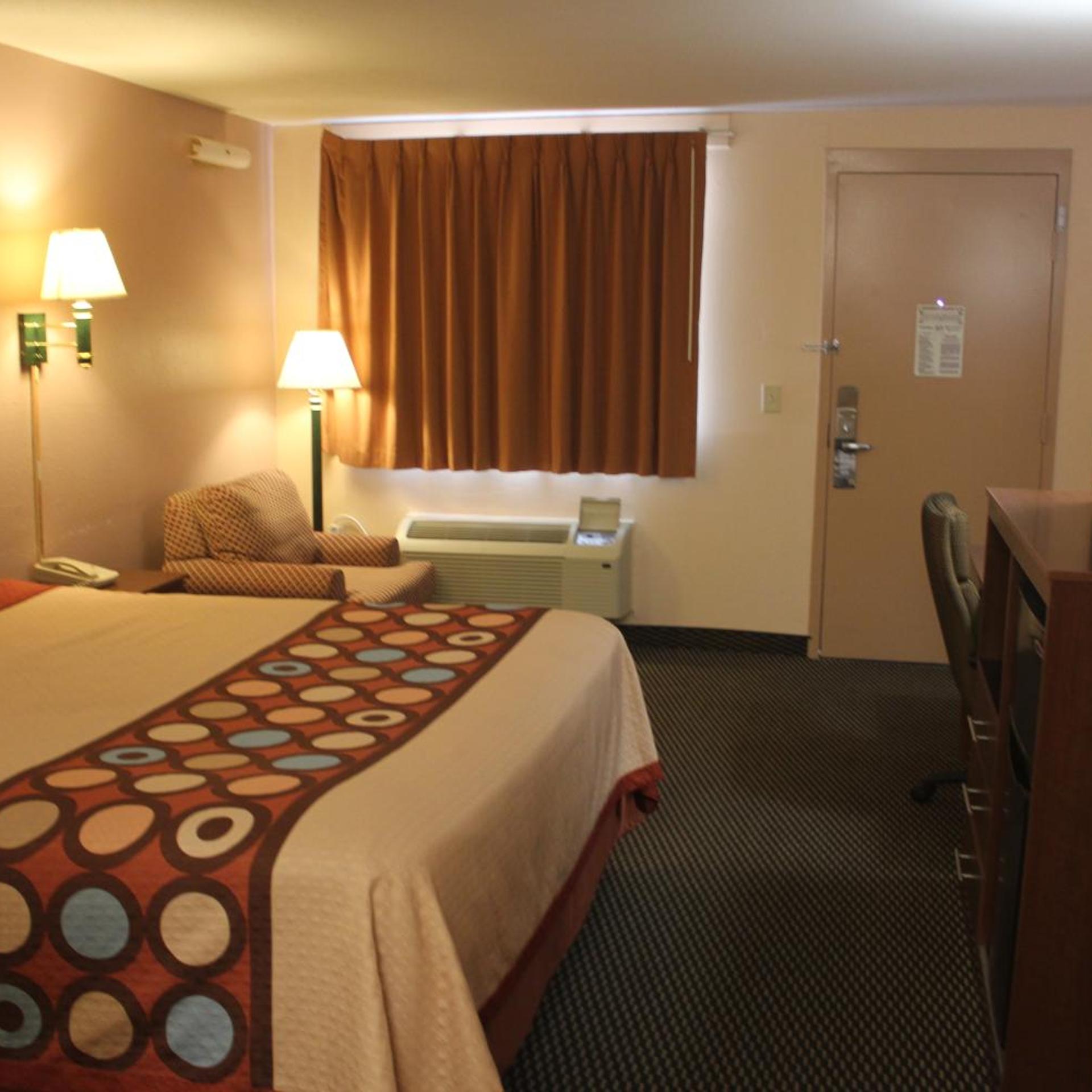Super 8 By Wyndham Laurel, MD 13/26