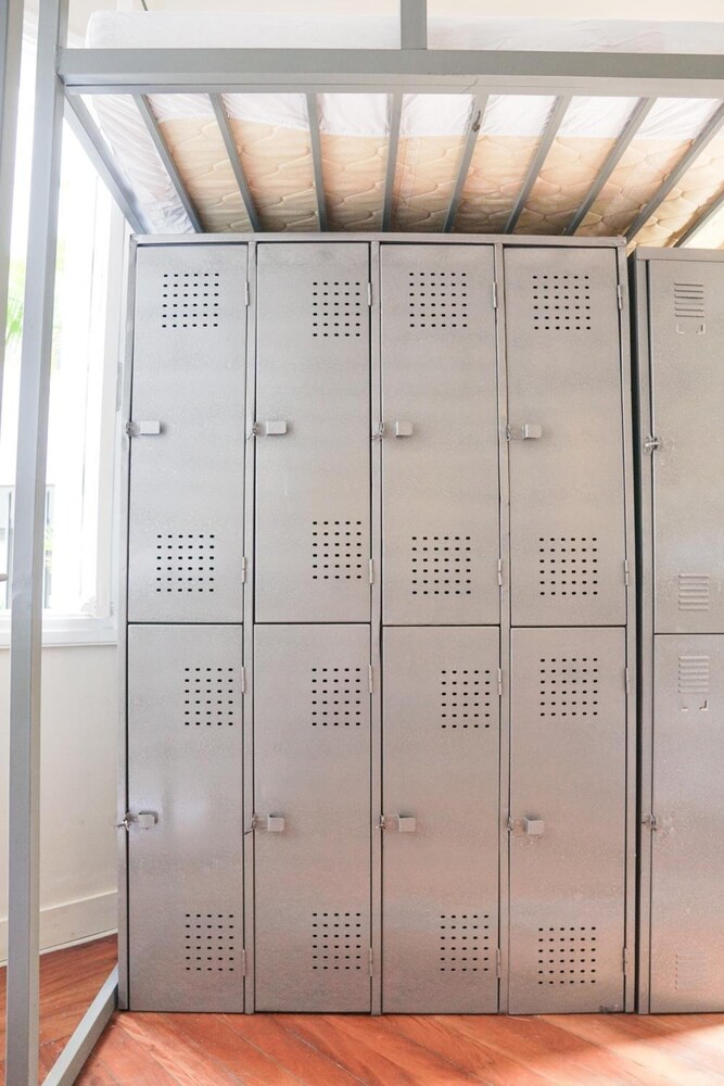 Quintal Hostel 2/40