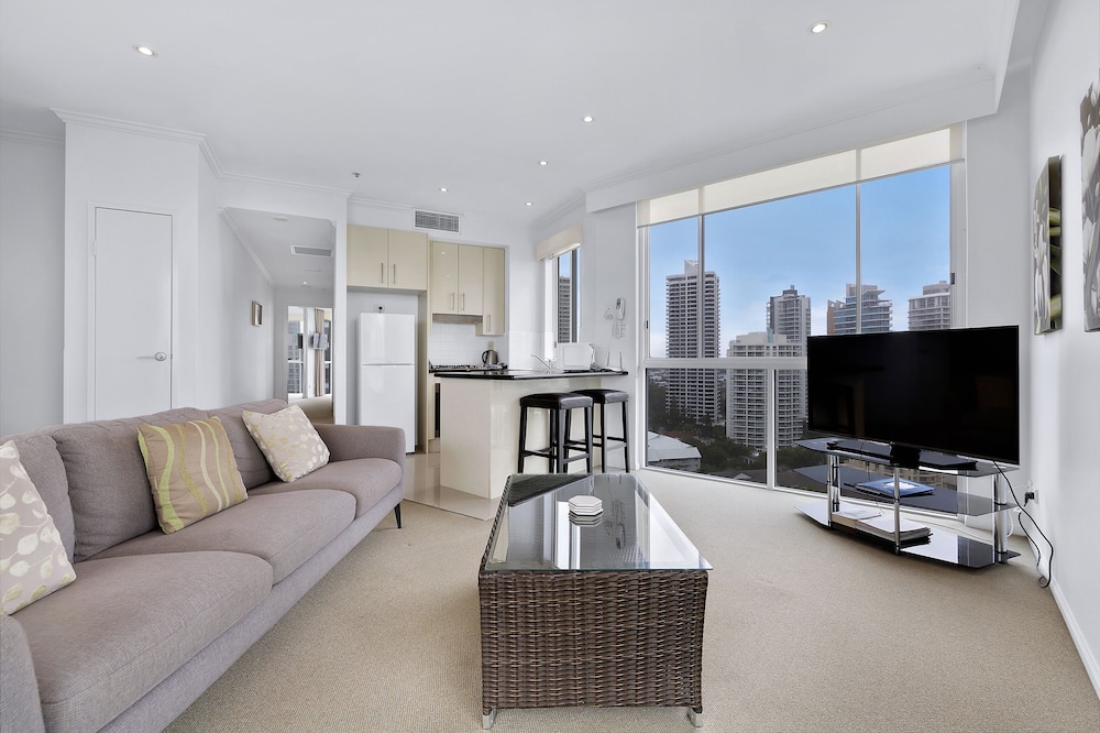 Pacific Views Resort 52/73