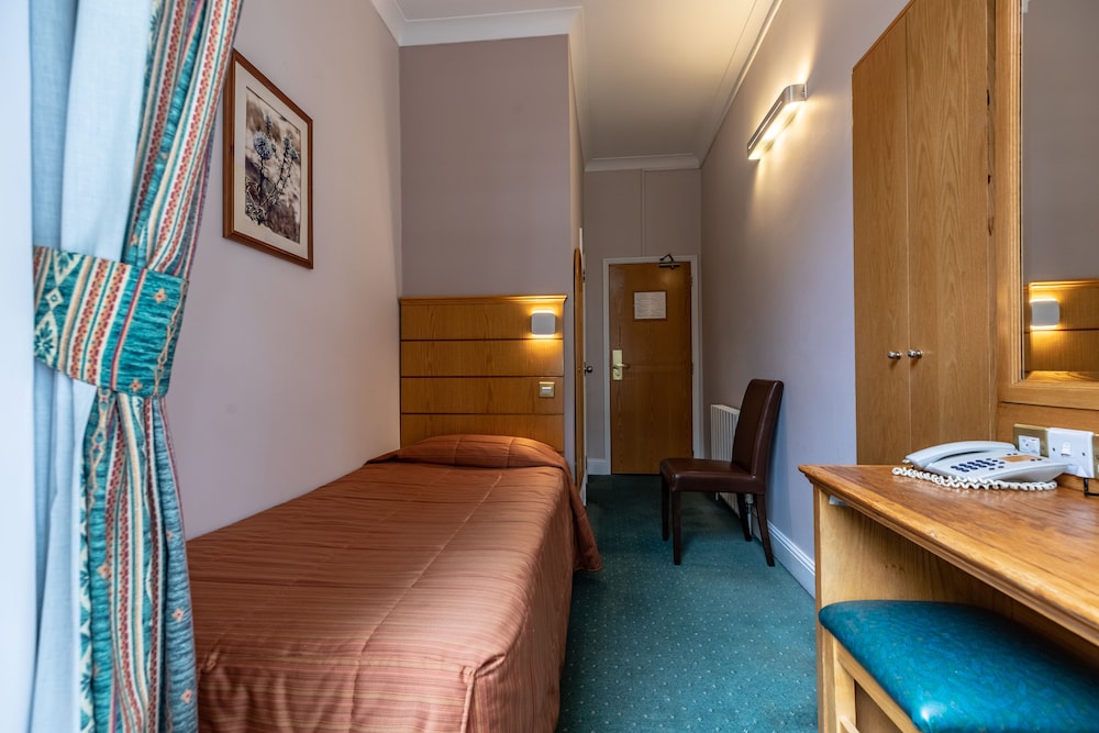 Nayland Hotel 49/66
