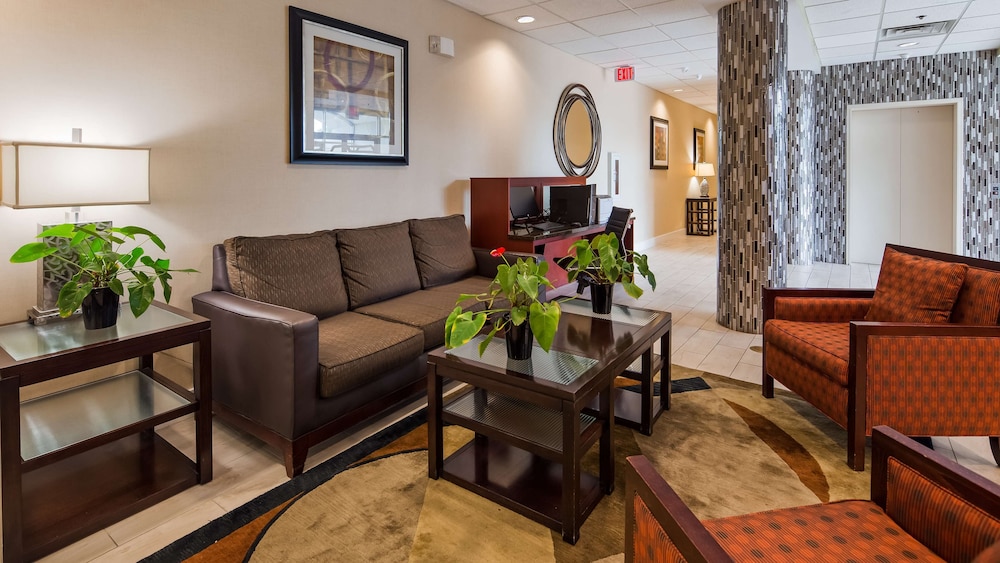 Best Western Airport Inn And Suites Cleveland 24/37