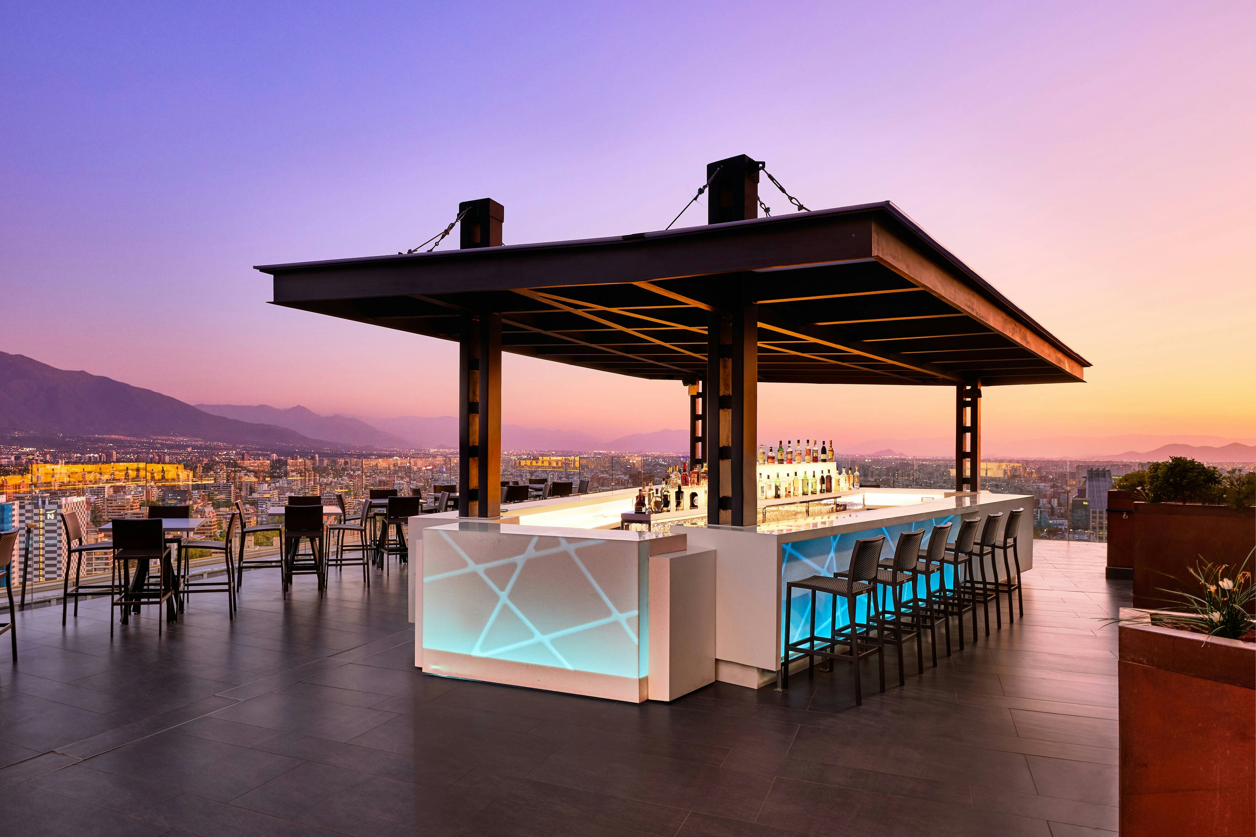 AC Hotel Santiago Costanera Center 64/65