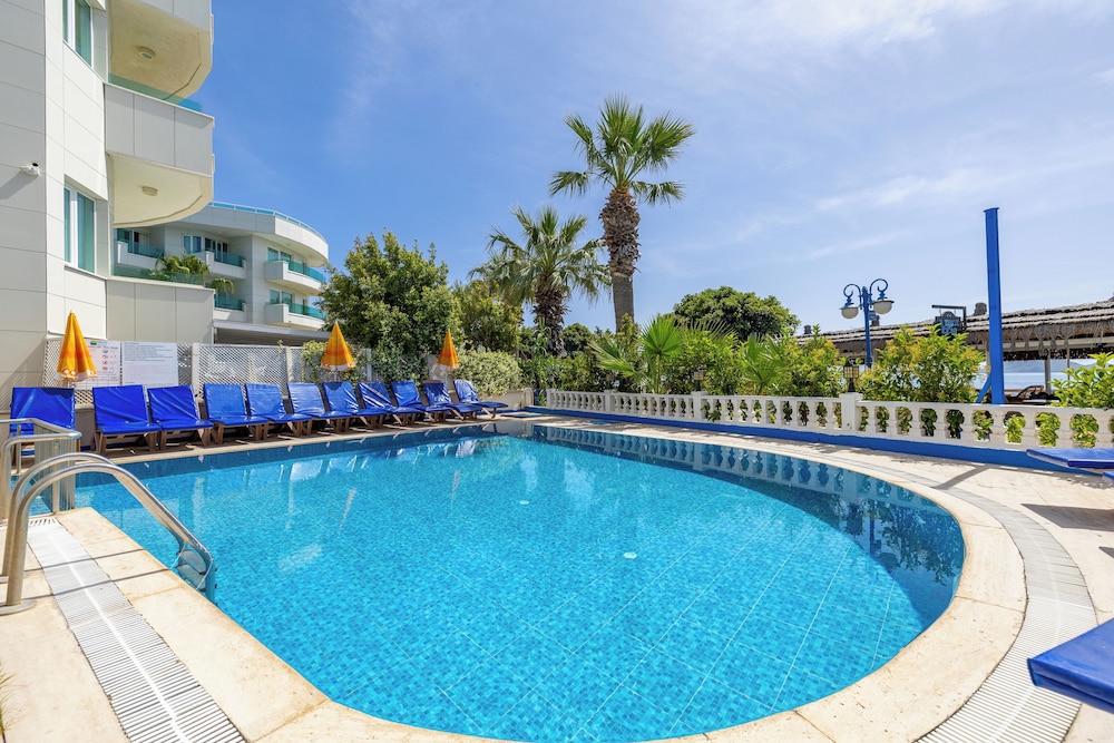 MAXSEA Beach Hotel 41/44