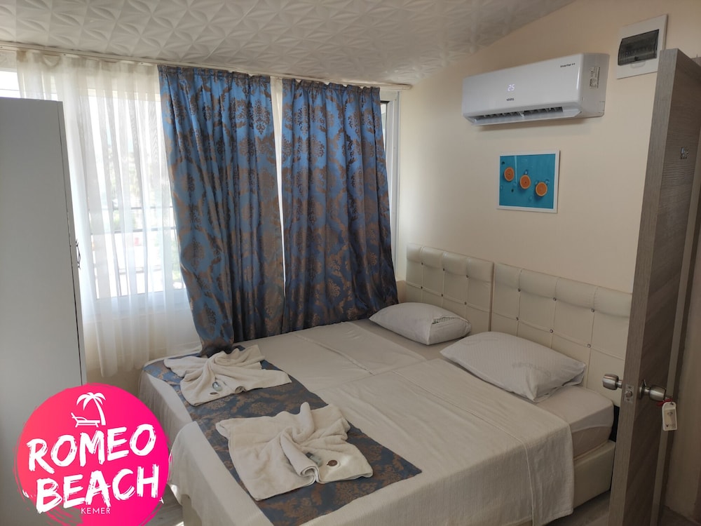 ECONOMY, TWIN BEDS, CITY VIEW