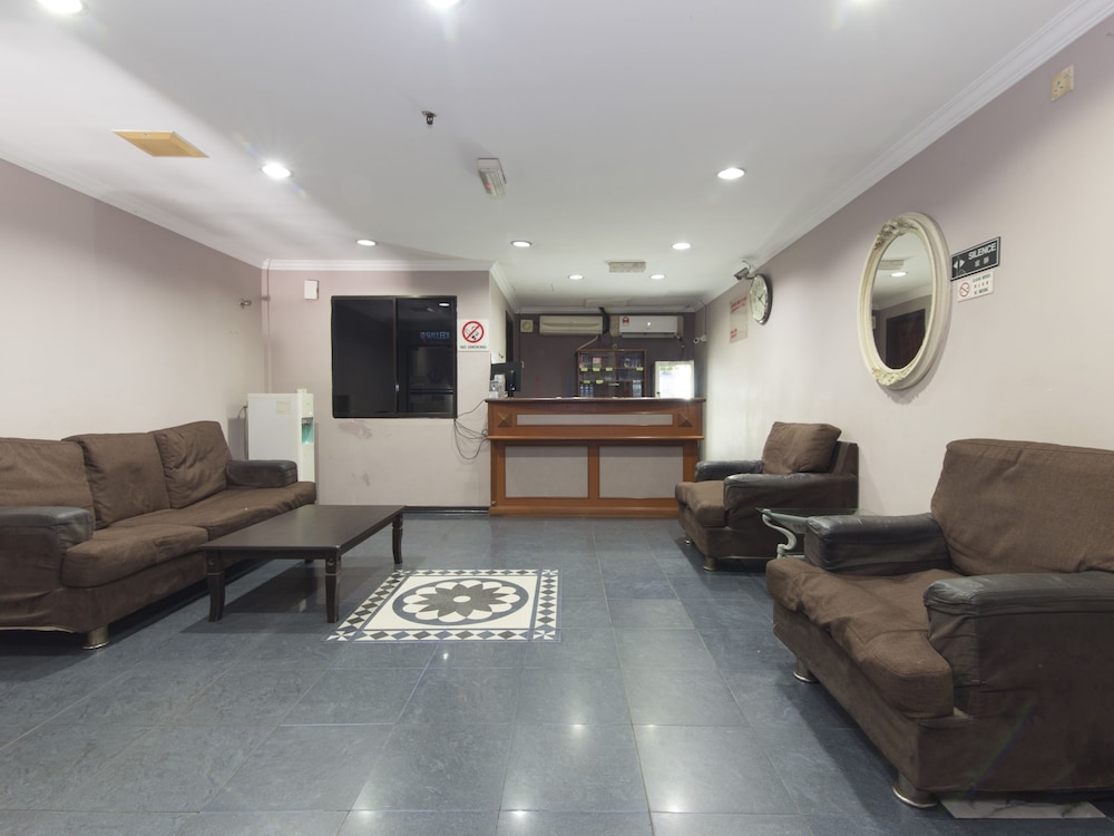 OYO 473 Comfort Hotel 2 48/55