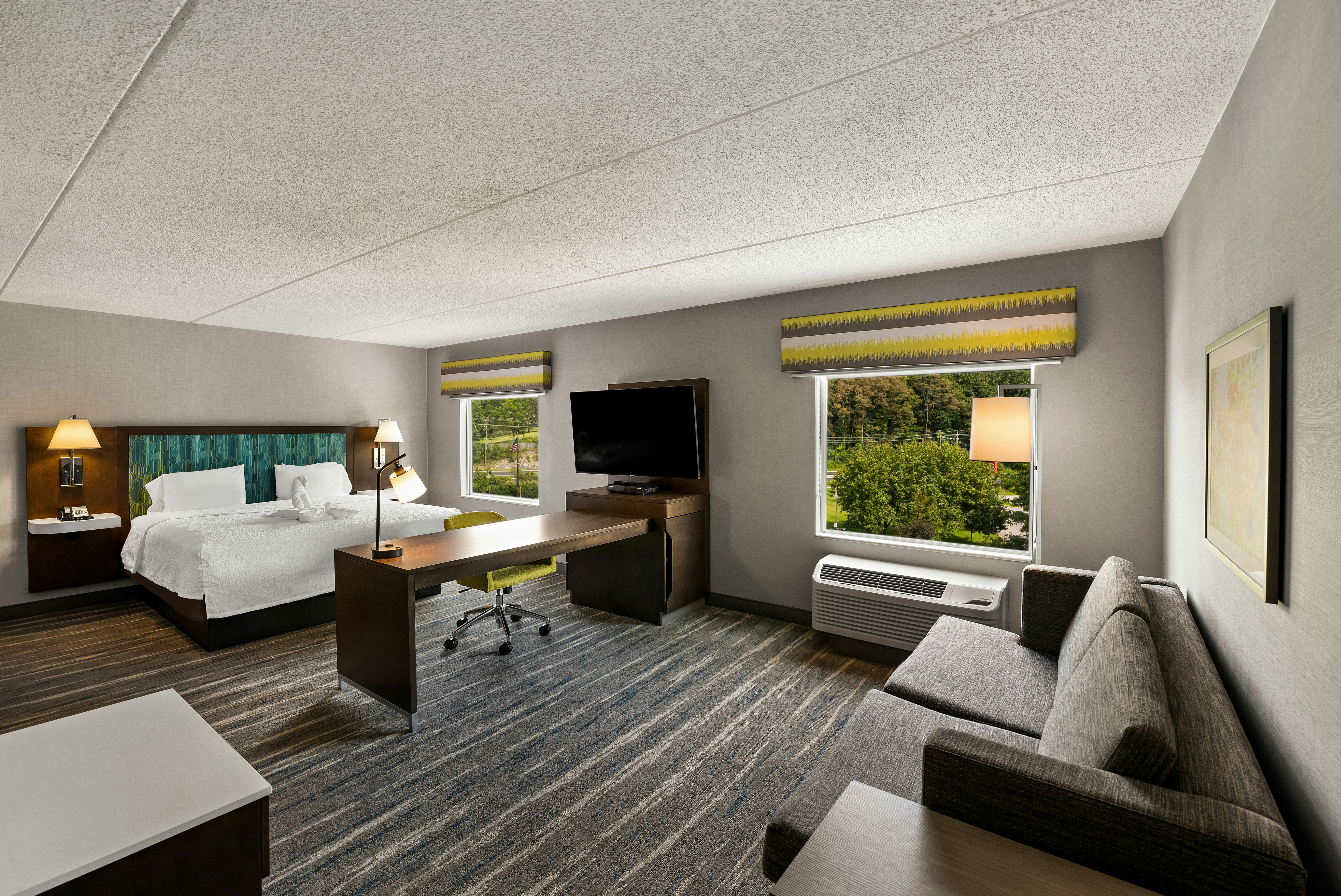 استوديو بسرير كينج مع أريكة، Hampton Inn & Suites Poughkeepsie 2/3