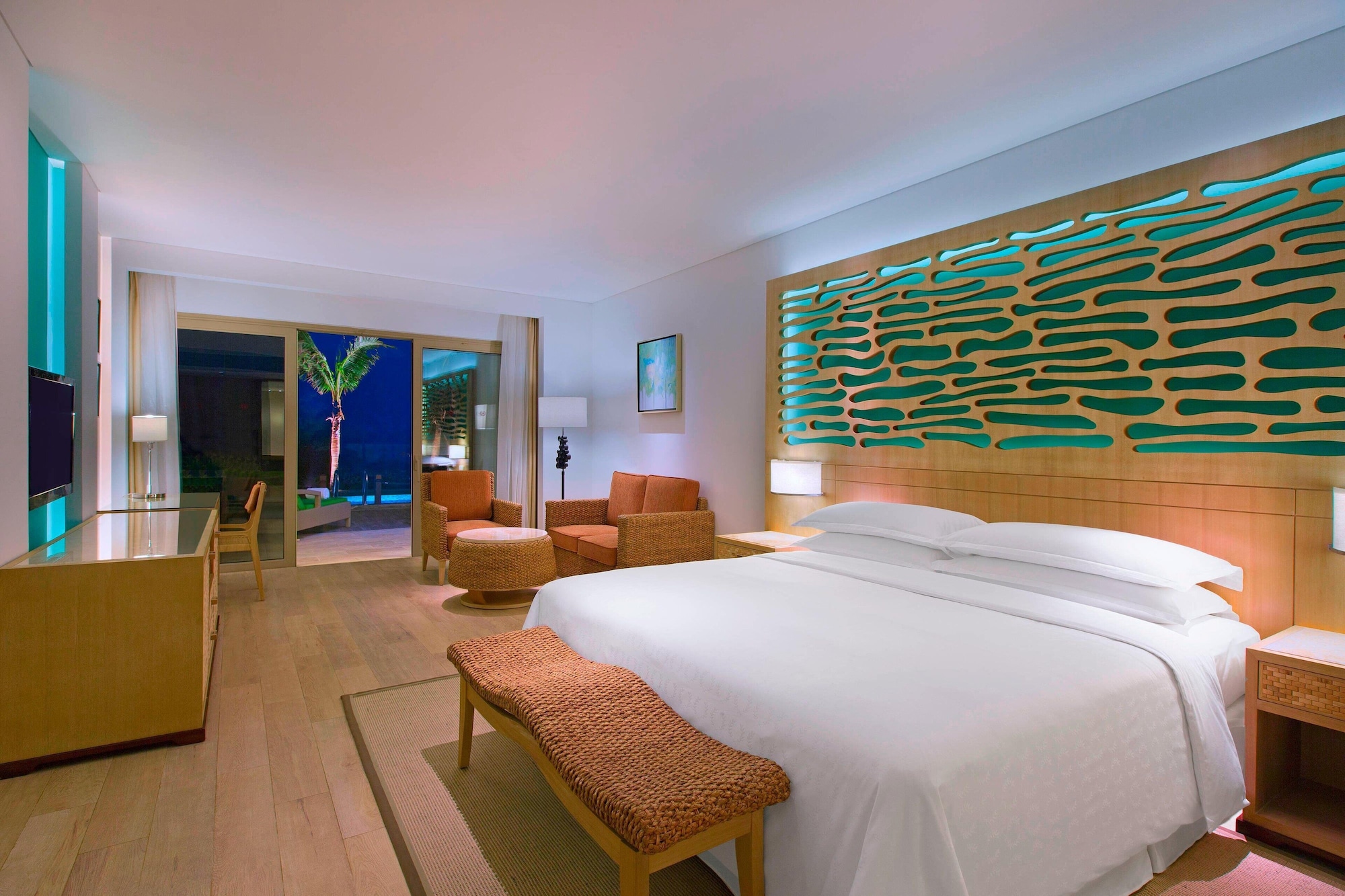 room, 2 double beds, pool access