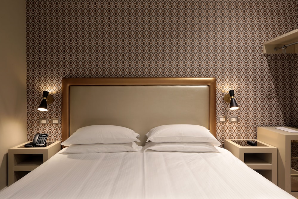 Caruso Place Boutique Wellness Suites 12/70