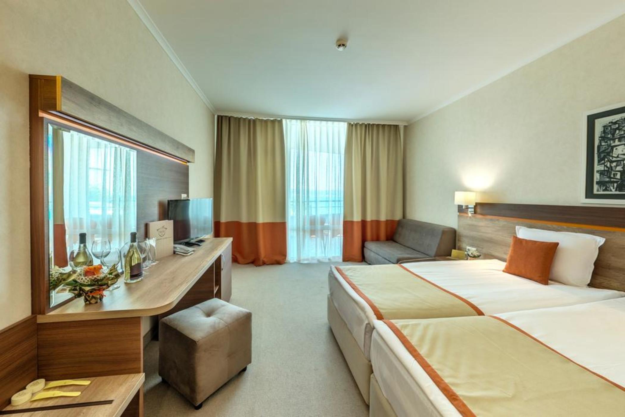 Room, Single, Double Bed, Sea View