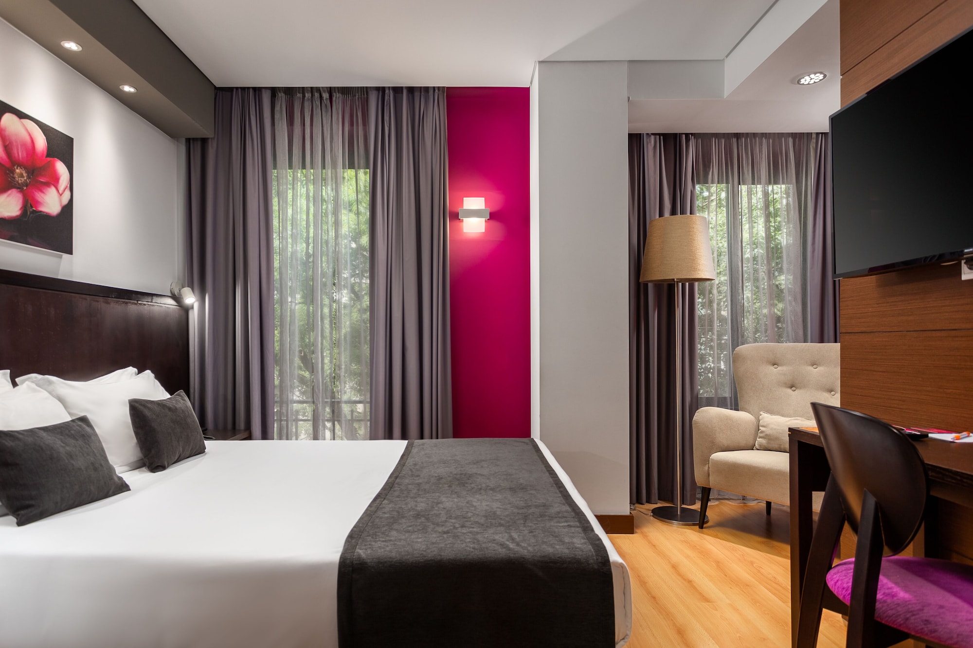 DELUXE, DOUBLE BED