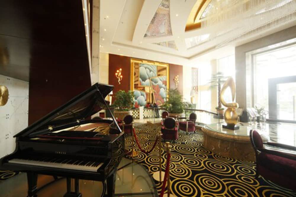 Royal Prince Hotel 8/35