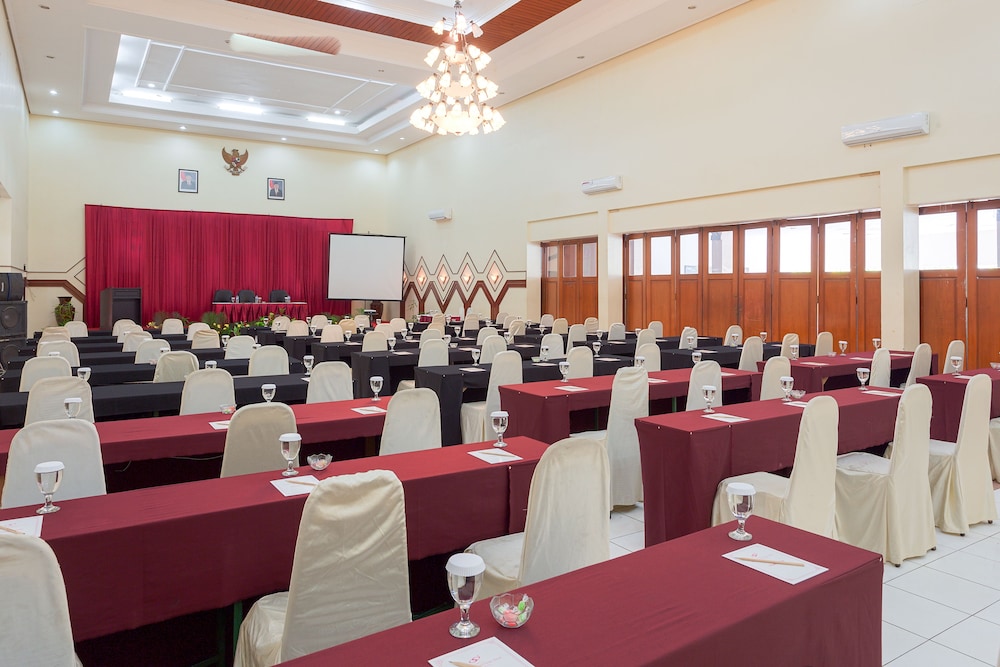 Hotel Montana Dua Malang 35/50