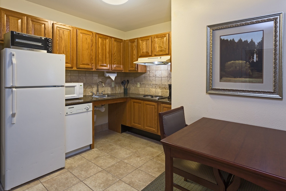 Staybridge Suites Tallahassee I-10 East 8/71