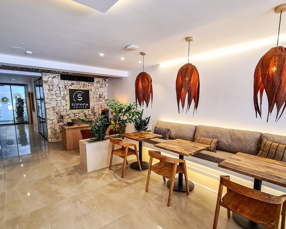 S'estancia Suites 21/31