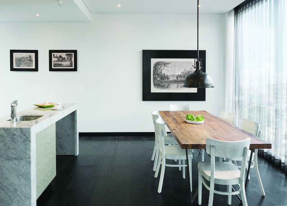8010 Urban Living 36/46