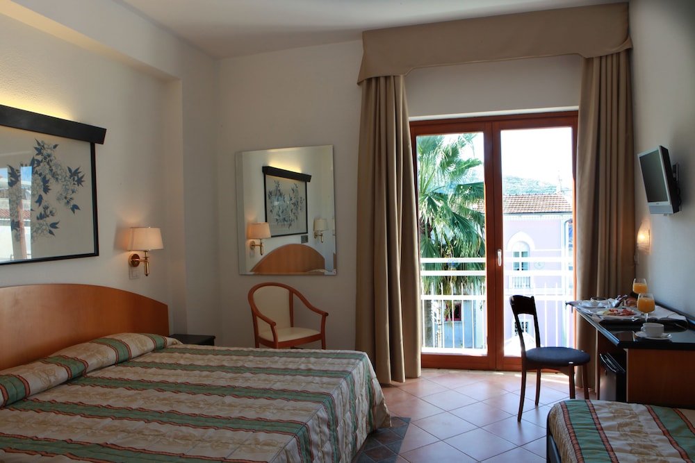 Caravel Hotel 21/62
