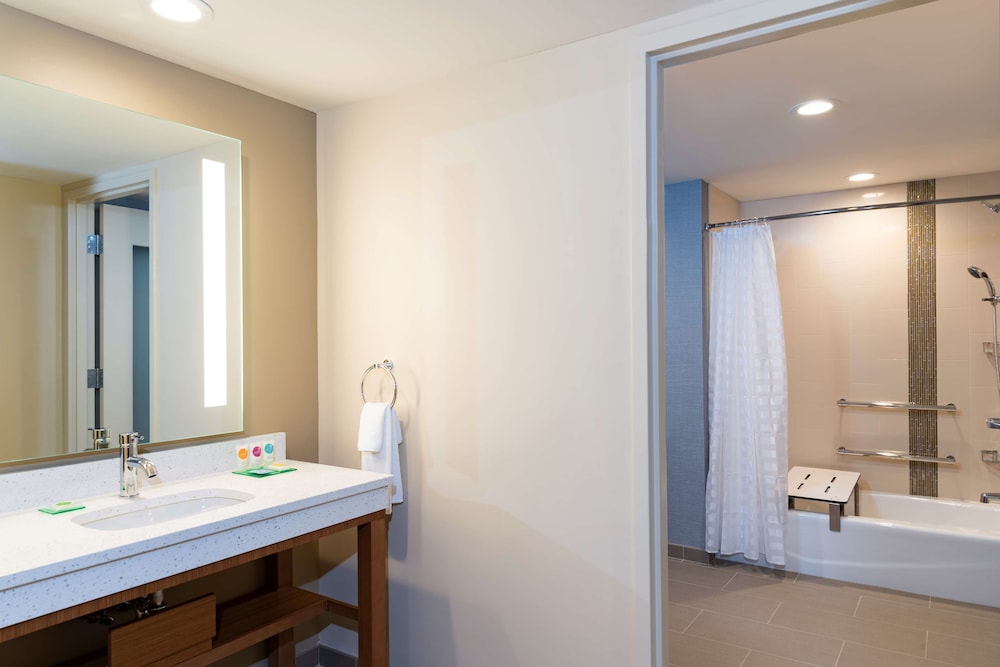 Hyatt Place Flint/Grand Blanc 9/47