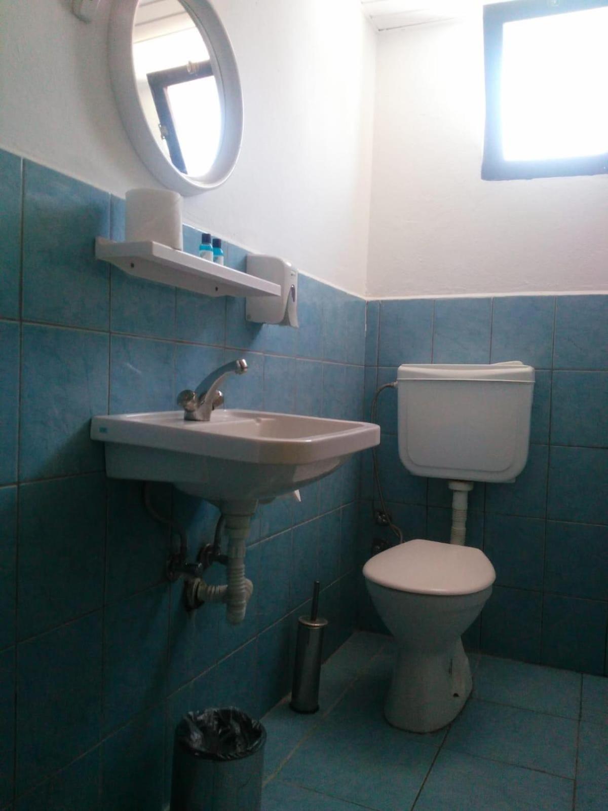 Ugur Hotel 34/35