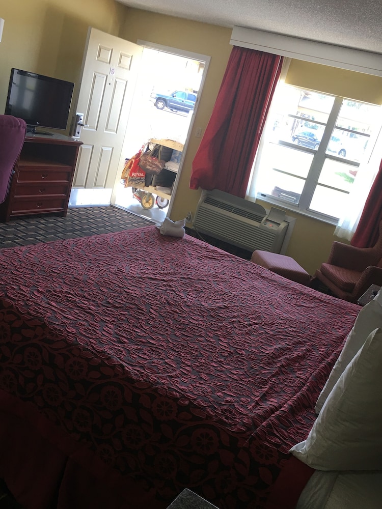 Days Inn By Wyndham Orange City/Deland 30/39