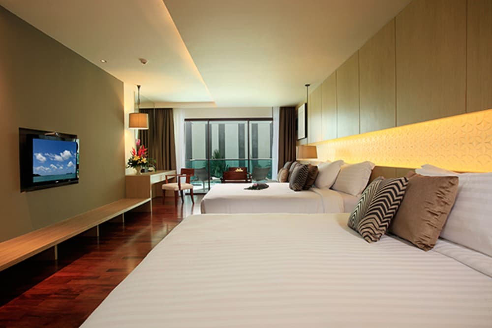 Phuket Graceland Resort & Spa 11/70