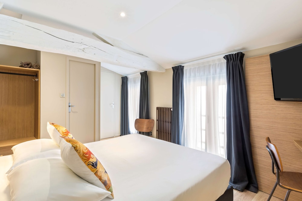 Hotel du Nord 16/48