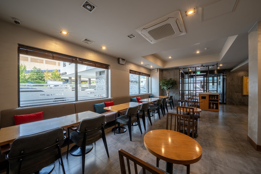 I-Check Hyunjin Hotel 57/67