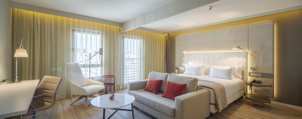 SUITE, TERRACE VIEW