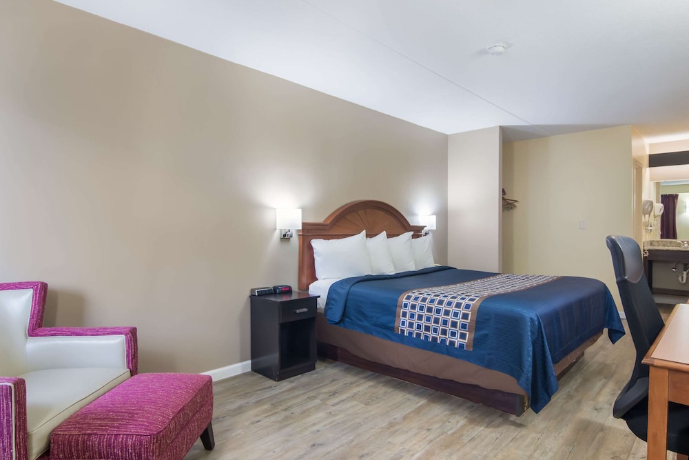 Rodeway Inn and Suites Monroeville Pittsburgh 31/42